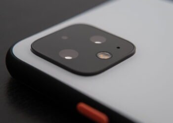 Esse é o novo celular baratinho e com visual inédito do mercado