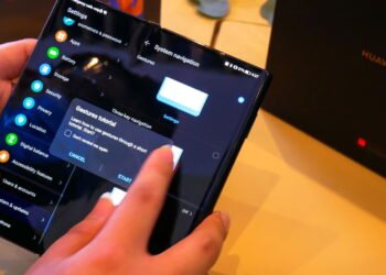 Conheça o celular dobrável triplo Huawei Mate XT Ultimate