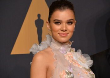 Hailee Steinfeld é a atriz mais bem paga de 2025 e aumenta patrimônio
