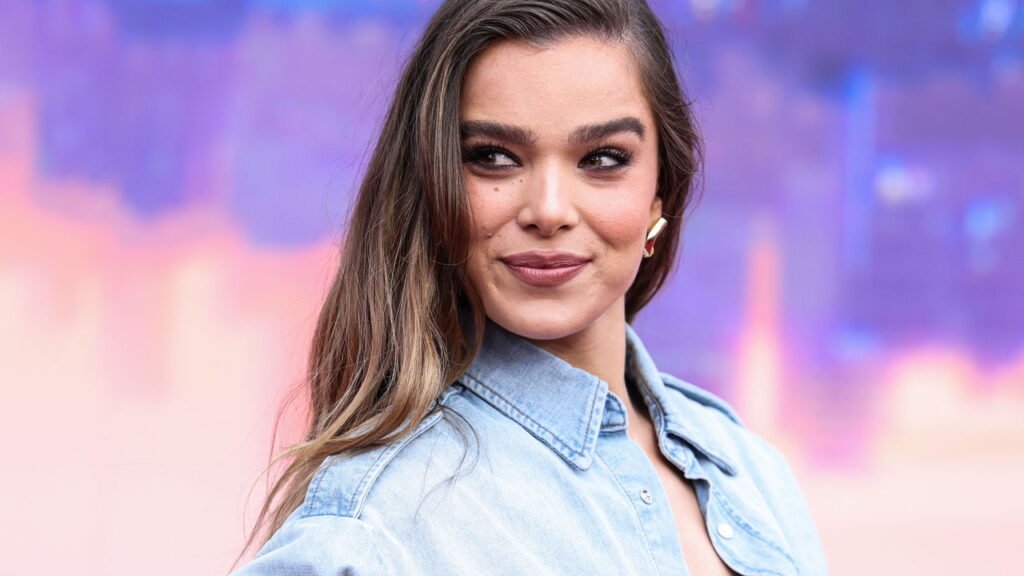 Hailee Steinfeld é a atriz mais bem paga de 2025 e aumenta patrimônio