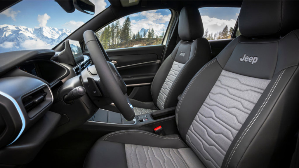 Nova versão híbrida do Jeep Avanger causa expectativa para chegada no Brasil