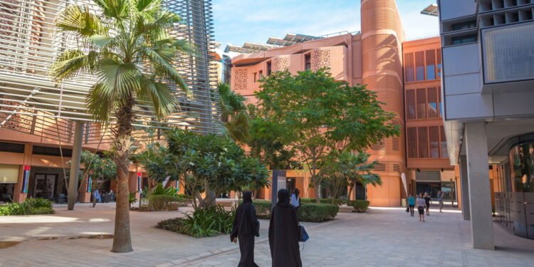 Conheça a cidade que funciona inteiramente em energia solar