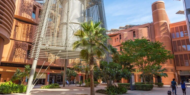 Conheça a cidade que funciona inteiramente com energia solar