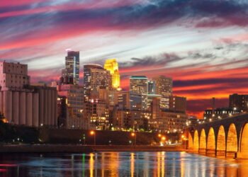 Essa cidade aparece apenas quando o lago congela totalmente