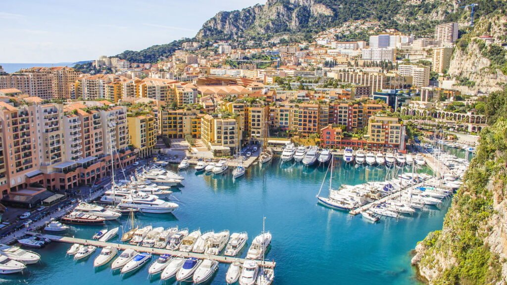 Conheça a cidade que é um país ao mesmo tempo