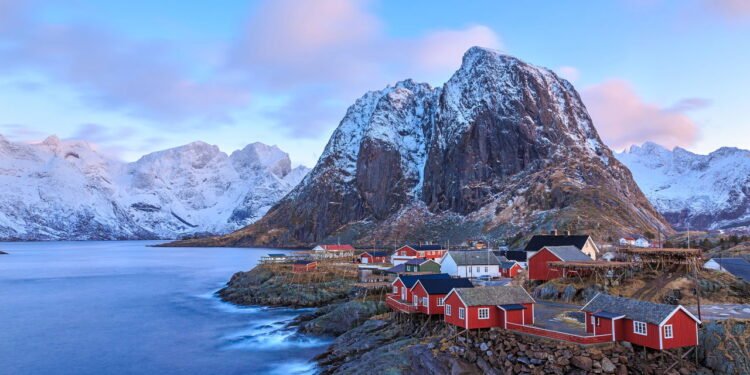 Conheça a cidade onde os moradores ainda usam trenós para se locomover