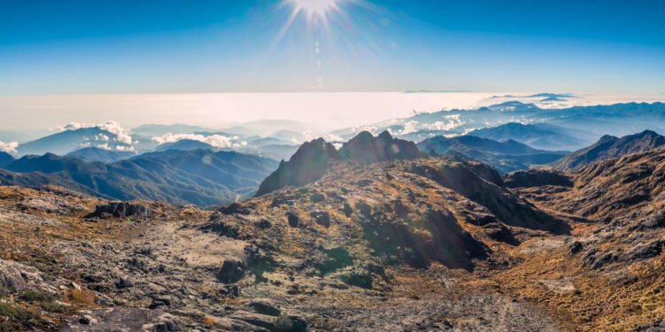 Conheça a cidade que não possui um idioma oficial