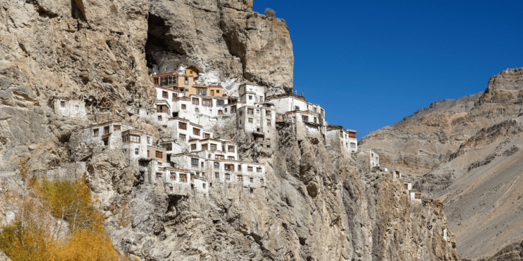 Essa cidade fica no lugar mais profundo da terra