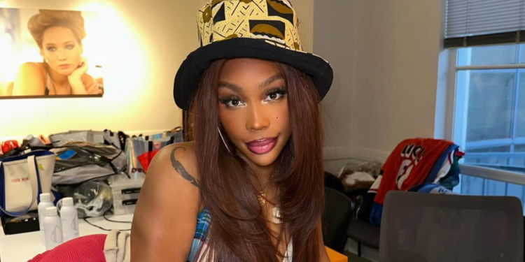 Conheça o patrimônio de SZA, uma das cantoras mais bem pagas do mundo