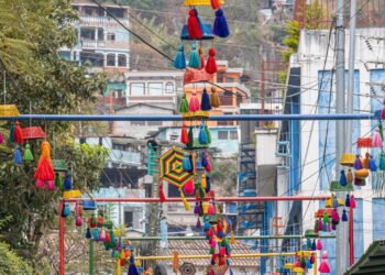 Conheça a cidade onde as casas são feitas de predra vulcânica