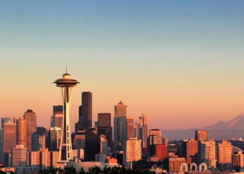 Conheça a cidade onde moradores colhem frutas direto das ruas