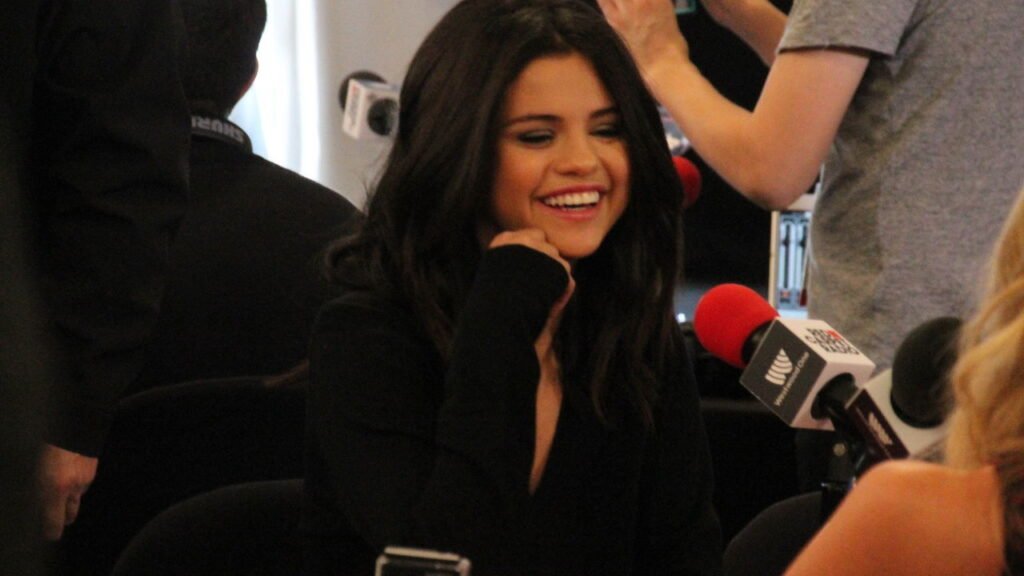 Qual a fortuna da atriz Selena Gomez? Veja detalhes