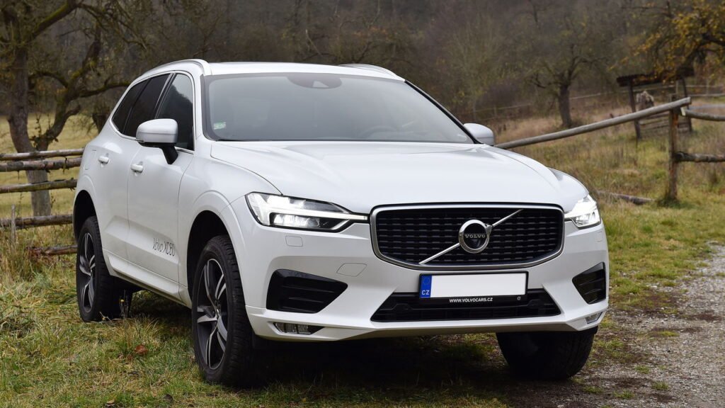 Volvo XC60 2026 traz mais luxo e mais tecnologia, veja detalhes