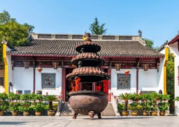 Conheça a cidade onde bairros inteiros se movem sobre trilhos