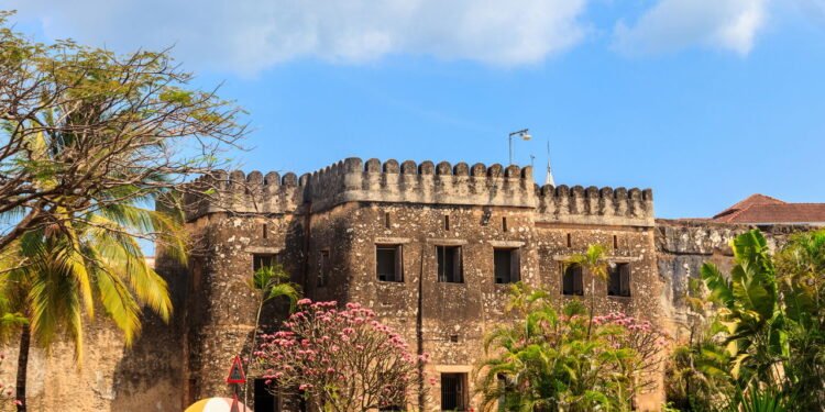 Conheça a cidade onde as casas são feitas de coral
