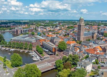 Conheça a cidade onde as ruas são feitas de plástico reciclado