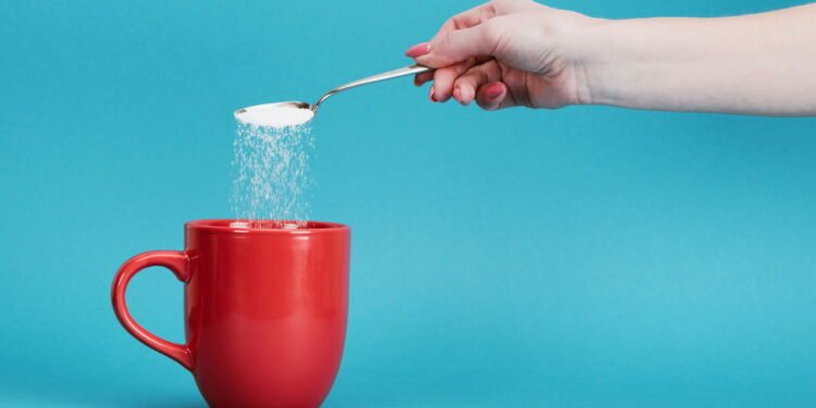 Adoçante sem calorias pode aumentar a vontade por doces, entenda
