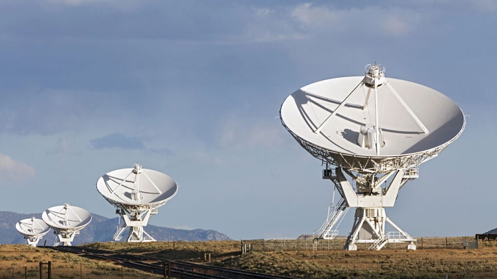 Entenda o prazo para substituir os modelos antigos de antena parabólica