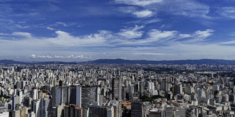 São Paulo tem dia mais quente do mês neste domingo, veja temperaturas