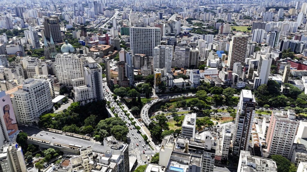 São Paulo tem dia mais quente do mês neste domingo, veja temperaturas