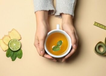 5 chás poderosos que queimam gordura e fortalecem o coração