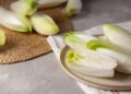 Dicas simples para colher chicória crocante e nutritiva direto da sua horta