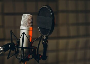 A IA pode ser a solução ou o problema para a dublagem no cinema?