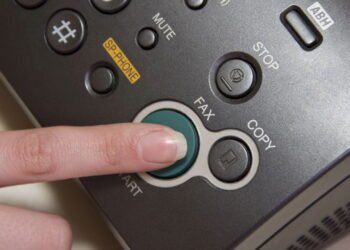 O fax ainda existe? Entenda por onde anda a tecnologia