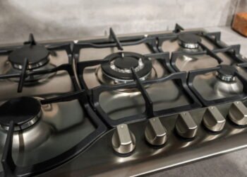 Conheça a maneira mais eficiente de limpar o fogão