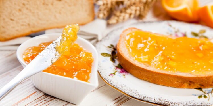 Pão com geleia - Créditos: depositphotos.com / gdolgikh