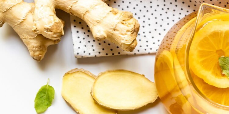Gengibre com limão - Créditos: depositphotos.com / VadimVasenin