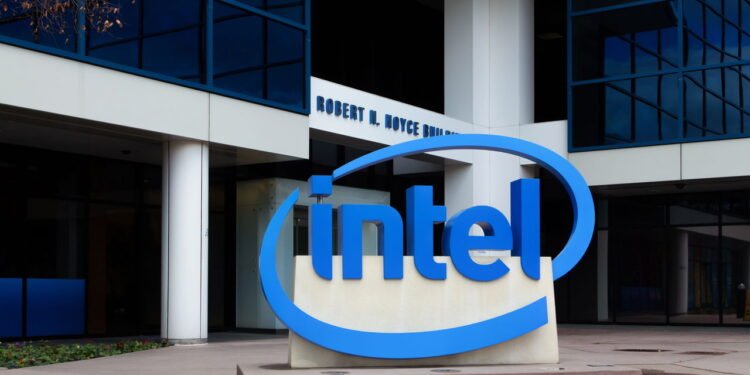 Intel aposta em Lip-Bu Tan como novo CEO para superar crise