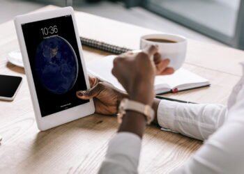 IPhone e iPad dobráveis ganham possível data de produção pela Apple