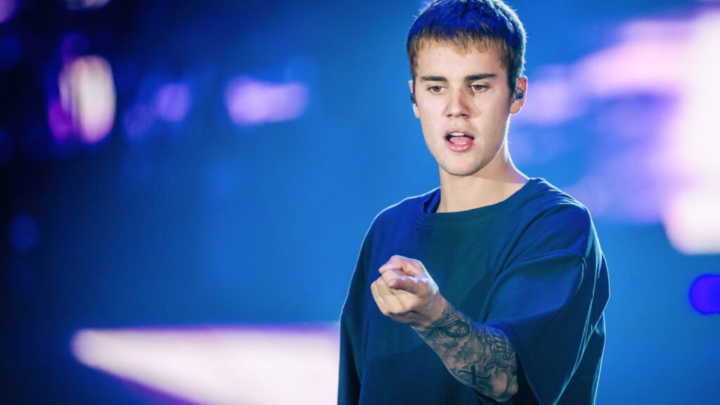 O popstar milionário que surgiu gravando vídeos em casa