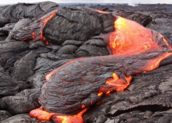 Cidade começa a usar lava vulcânica nas construções, entenda