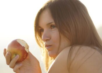 A fruta rica em fibras que auxilia na saciedade e emagrecimento