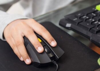 Mouse gamer com bateria infinita surpreende o mercado, veja detalhes