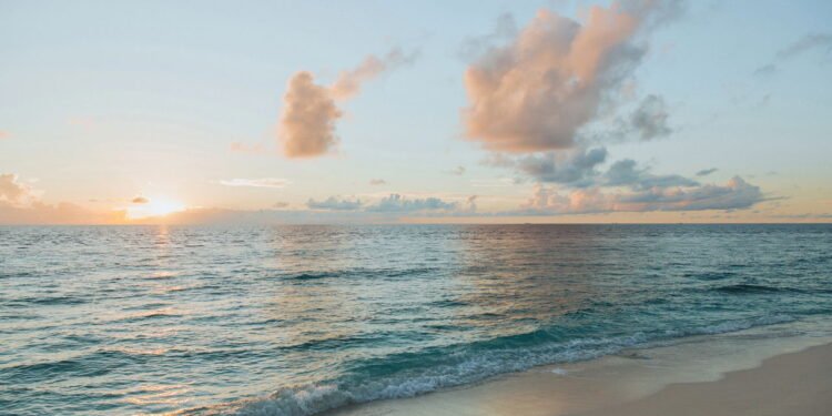 Cientistas descobrem que o oceano não era azul