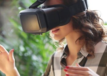 Com esse dispositivo, você pode provar comida virtual sem sair do lugar