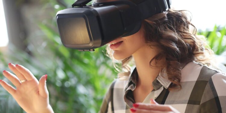 Com esse dispositivo, você pode provar comida virtual sem sair do lugar