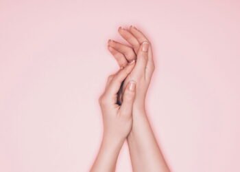 Tem pele oleosa? Esse guia pode te ajudar muito a resolver o seu problema!