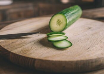 Como plantar pepino em casa com dicas simples