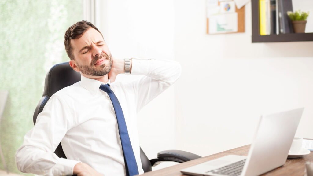 5 sinais claros de que a má postura está destruindo sua qualidade de vida