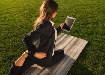 Como melhorar a postura e evitar dores na lombar em apenas 5 minutos por dia