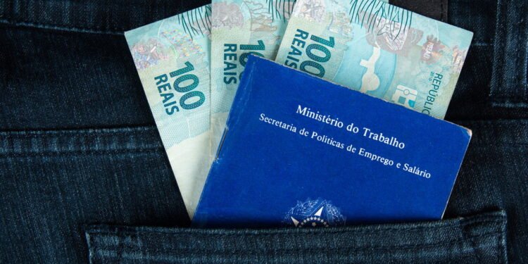 Salário mínimo de 2025 pode surpreender com os descontos reais