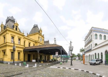 Conheça a cidade onde nasceu o Rei do Futebol Brasileiro