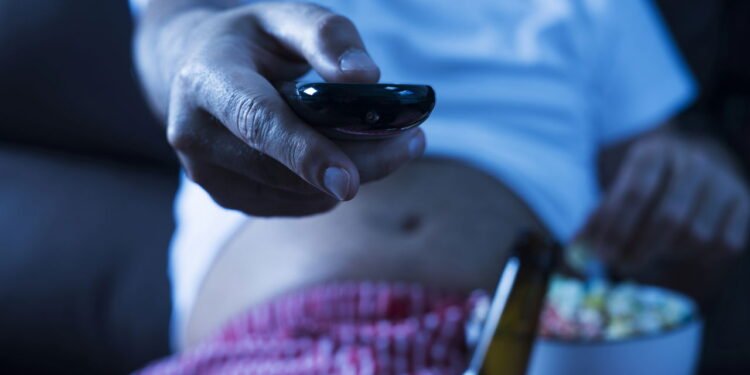 Por que ficar horas sentado afeta sua circulação e como evitar