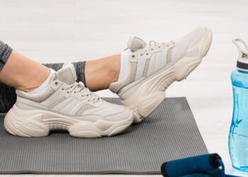 Como manter seu tênis branco sempre novo? Veja dicas de limpeza