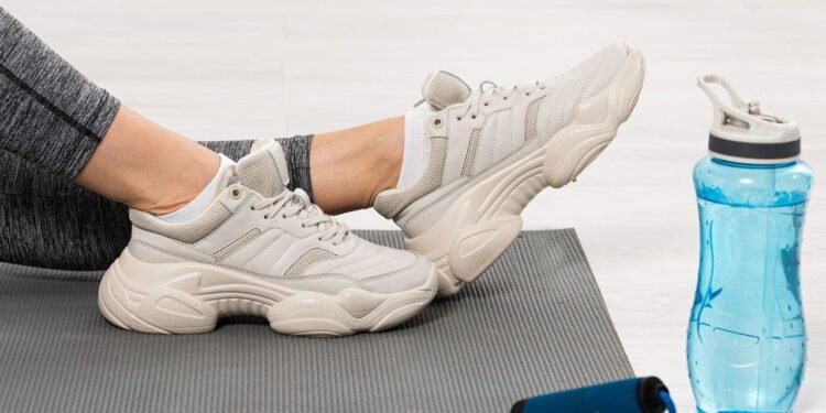 Como manter seu tênis branco sempre novo? Veja dicas de limpeza