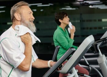 O melhor exercício para evitar perda muscular após os 50 anos
